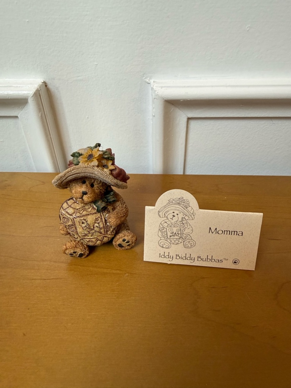 Boyds Bears Iddy Biddy Bubbas Momma Figurine - Brown, Tan, Green, Yellow, Red
